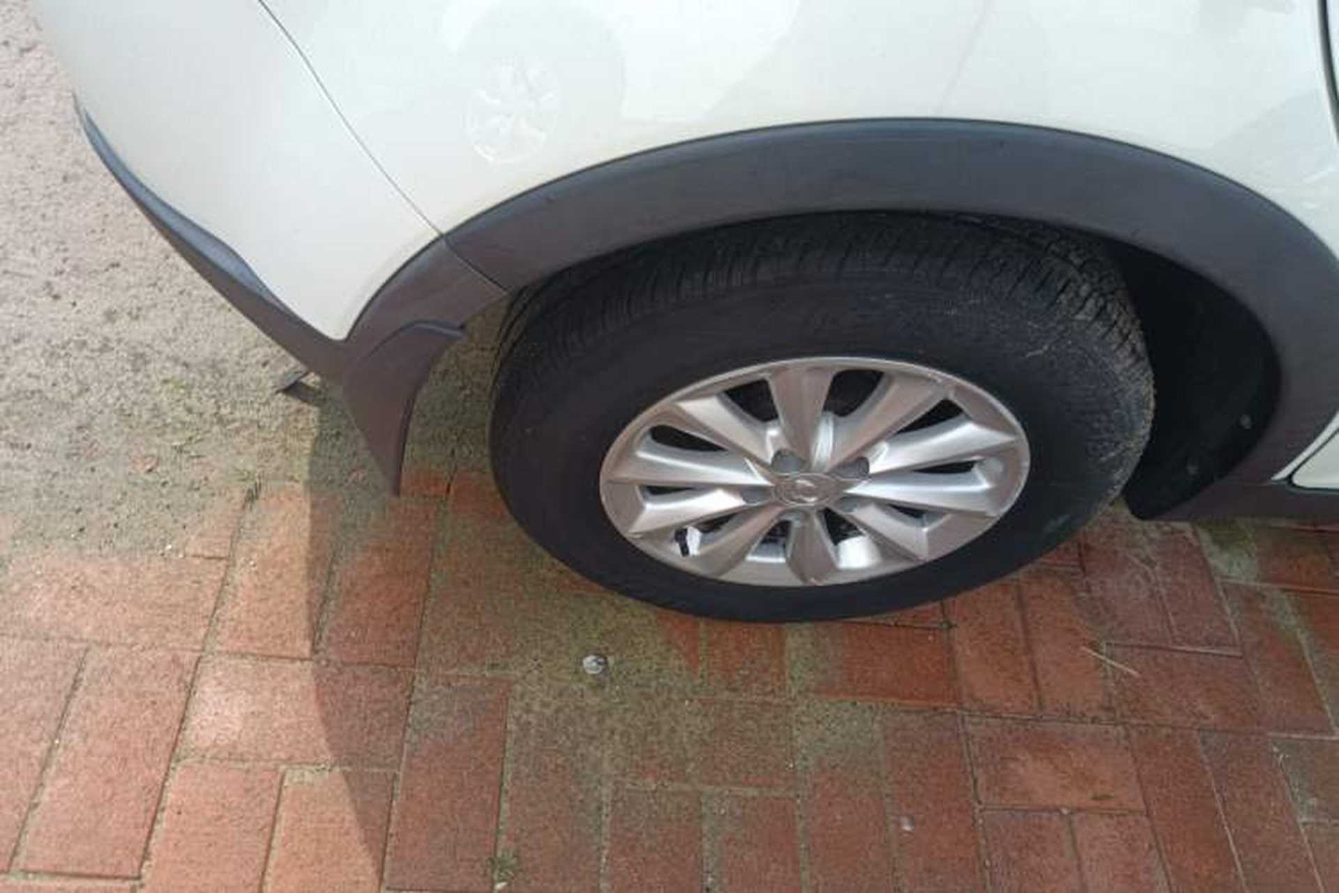 Used SsangYong Korando 2014 2.0L Gasoline Two-Wheel Drive Automatic Elite Navigation Edition Right Rear Wheel Hub