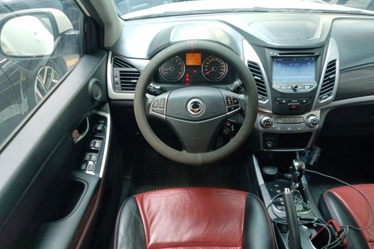 Used SsangYong Korando 2014 2.0L Gasoline Two-Wheel Drive Automatic Elite Navigation Edition Steering Wheel