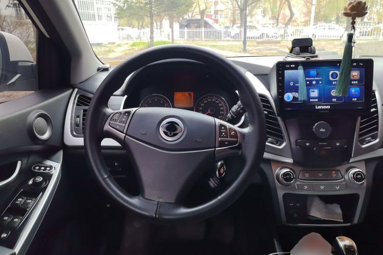Used SsangYong Korando 2014 2.0L Gasoline Two-Wheel Drive Automatic Elite Navigation Edition Steering Wheel