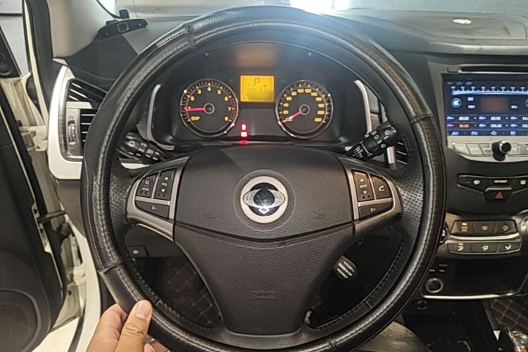 Used SsangYong Korando 2014 2.0L Gasoline Two-Wheel Drive Automatic Elite Navigation Edition Steering Wheel