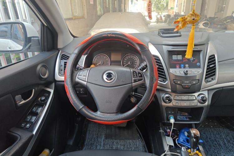Used SsangYong Korando 2014 2.0L Gasoline Two-Wheel Drive Automatic Elite Navigation Edition Steering Wheel
