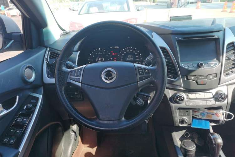 Used SsangYong Korando 2014 2.0L Gasoline Two-Wheel Drive Automatic Collection Edition Steering Wheel