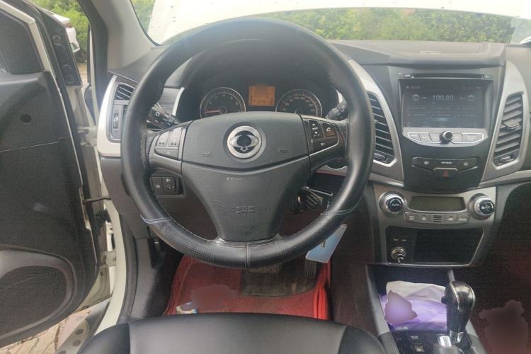 Used SsangYong Korando 2014 2.0L Gasoline 4x4 Automatic Luxury Navigation Edition Steering Wheel
