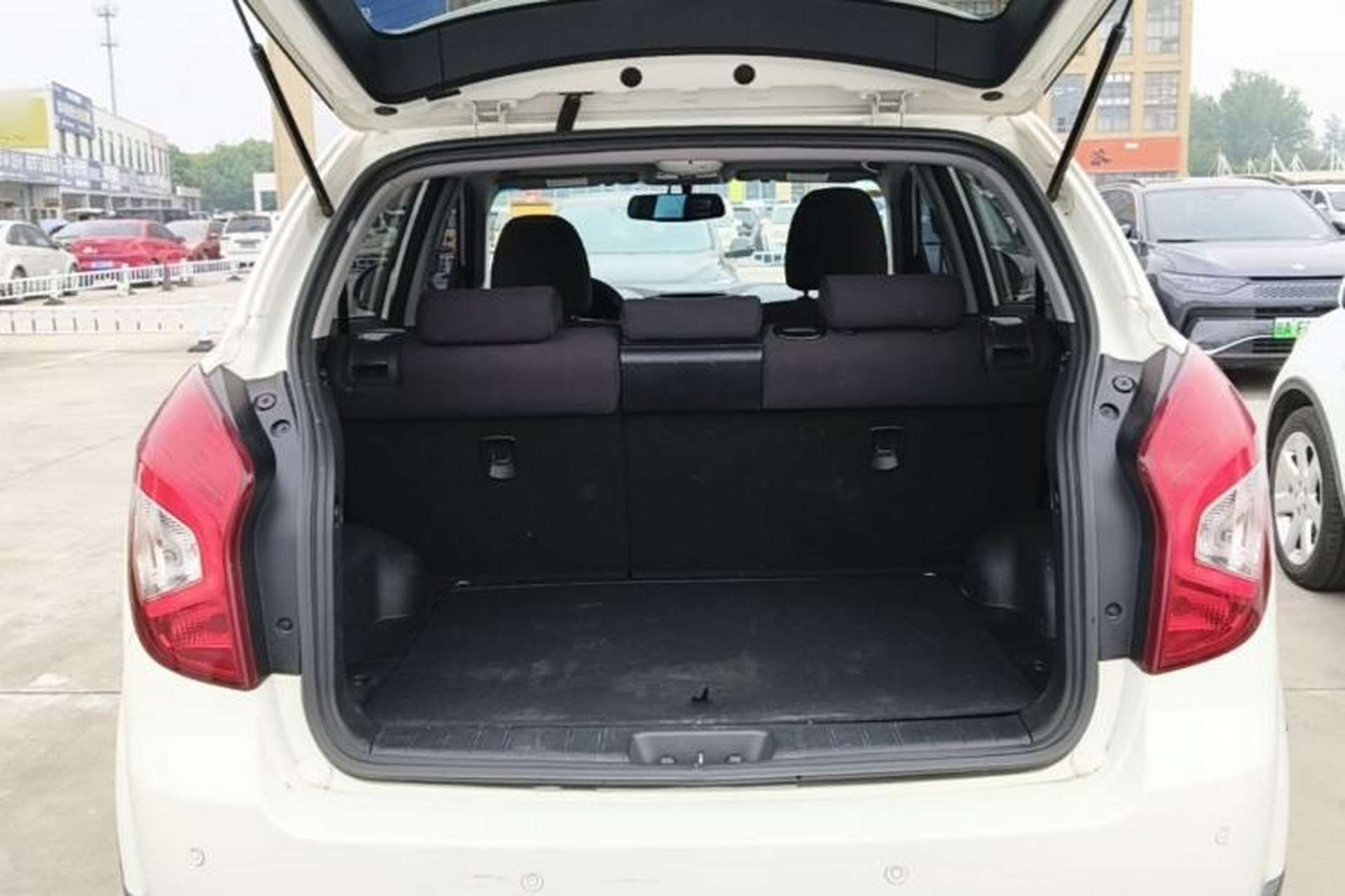 Used SsangYong Korando 2014 2.0L Gasoline Two-Wheel Drive Automatic Elite Navigation Edition Trunk