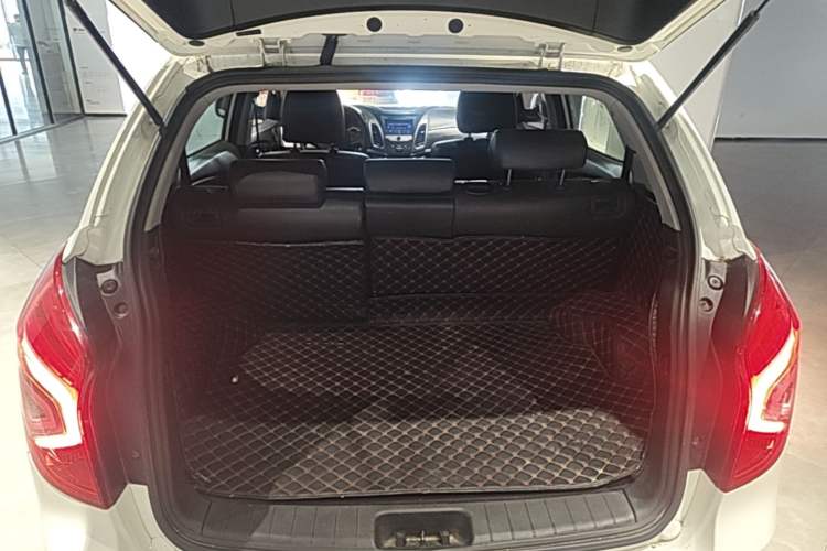 Used SsangYong Korando 2014 2.0L Gasoline Two-Wheel Drive Automatic Elite Navigation Edition Trunk