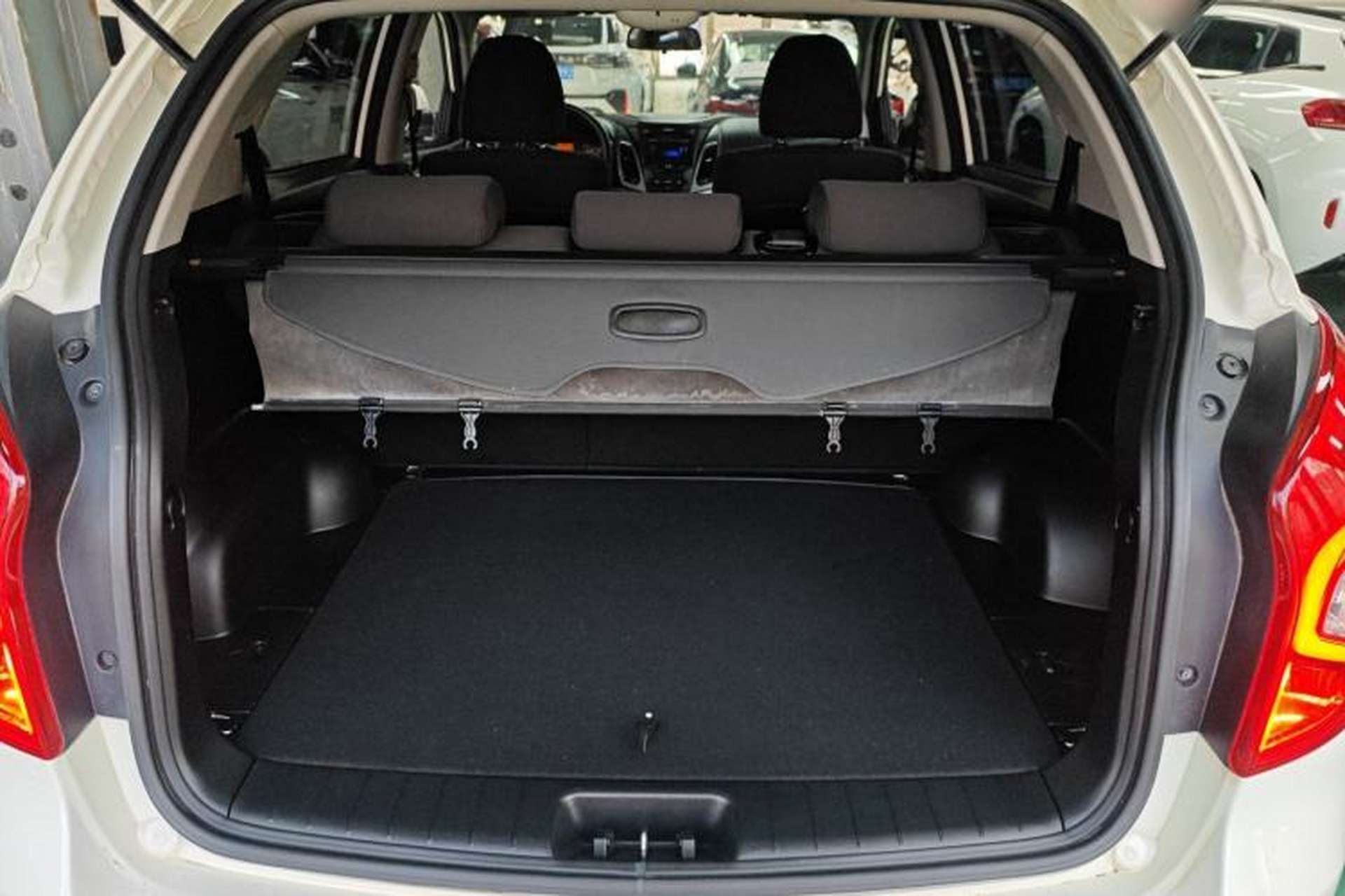 Used SsangYong Korando 2014 2.0L Gasoline Two-Wheel Drive Automatic Elite Navigation Edition Trunk