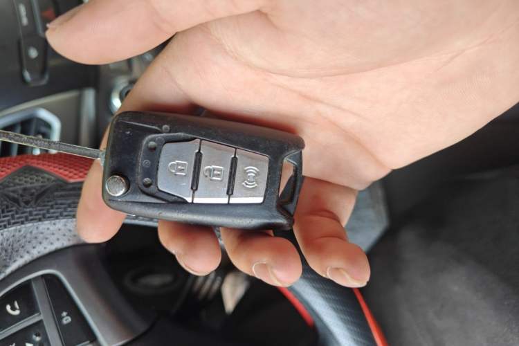 Used SsangYong Korando 2014 2.0L Gasoline Two-Wheel Drive Automatic Elite Navigation Edition Vehicle Key