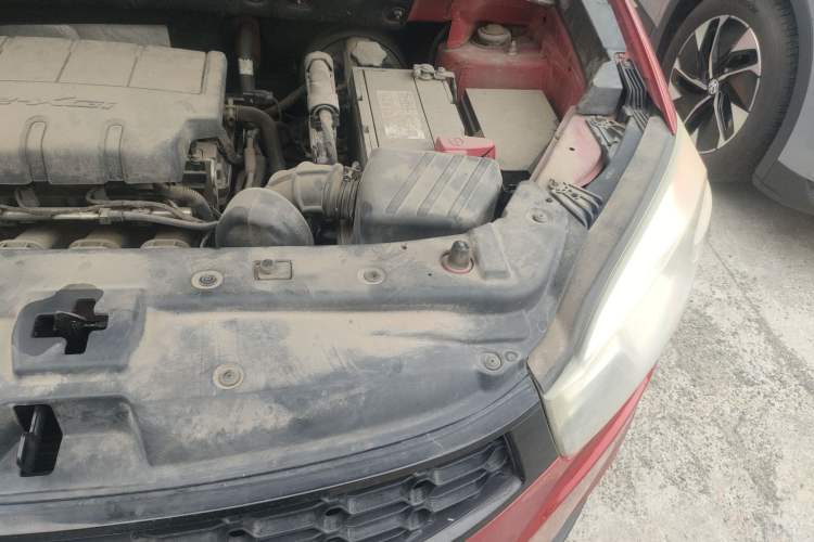 Used SsangYong Korando 2015 2.0L 4x4 Automatic Zhi Chun Edition Engine Bay Left