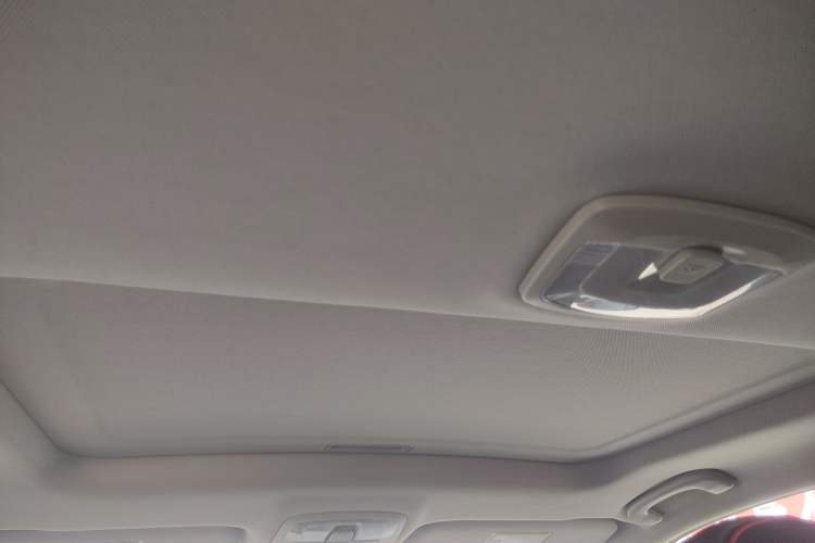 Used SsangYong Korando 2015 2.0L 4x4 Automatic Zhi Chun Edition Headliner