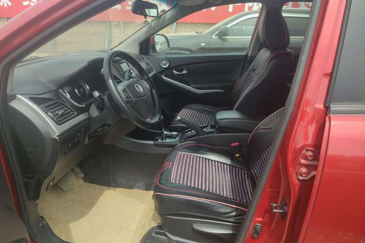 Used SsangYong Korando 2015 2.0L 4x4 Automatic Zhi Chun Edition Left Front Seat