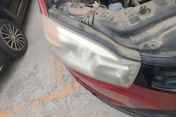 Used SsangYong Korando 2015 2.0L 4x4 Automatic Zhi Chun Edition Right Front Headlight