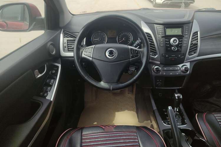 Used SsangYong Korando 2015 2.0L 4x4 Automatic Zhi Chun Edition Steering Wheel