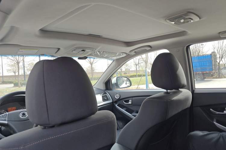 Used SsangYong Korando 2015 2.0L 4x4 Automatic Zhi Chun Edition Headliner