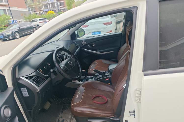 Used SsangYong Korando 2015 2.0L Two-Wheel Drive Automatic ZhiXiang Edition Left Front Seat