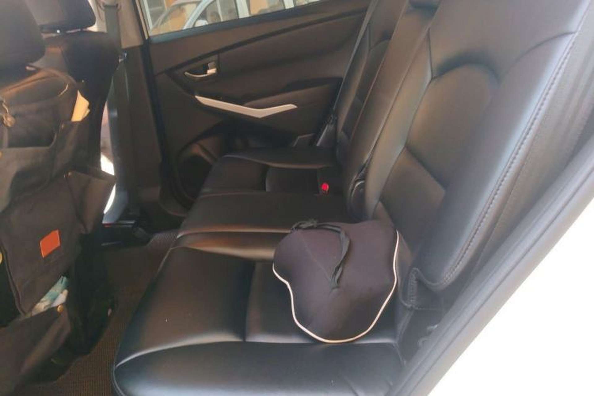 Used SsangYong Korando 2015 2.0L Two-Wheel Drive Automatic ZhiChun Version Left Rear Seat