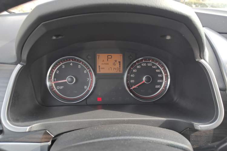 Used SsangYong Korando 2015 2.0L 4x4 Automatic Zhi Chun Edition Odometer Close Up