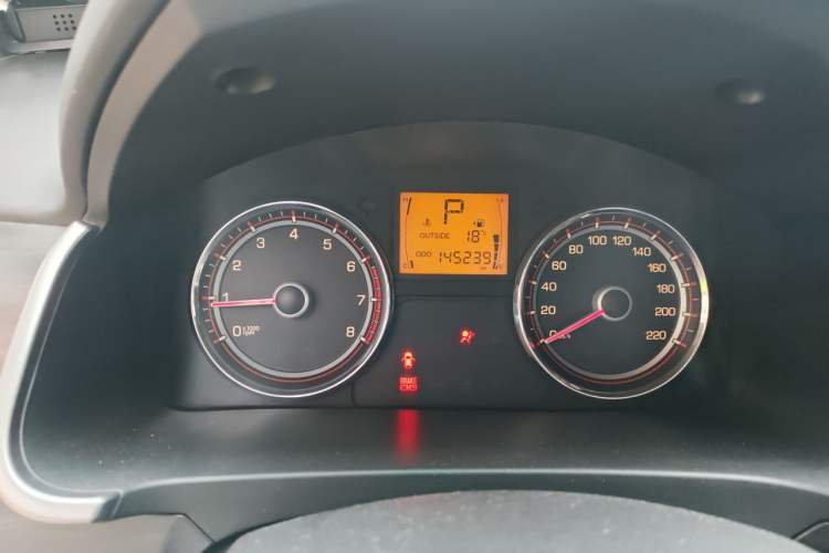 Used SsangYong Korando 2015 2.0L Two-Wheel Drive Automatic ZhiXiang Edition Odometer Close Up