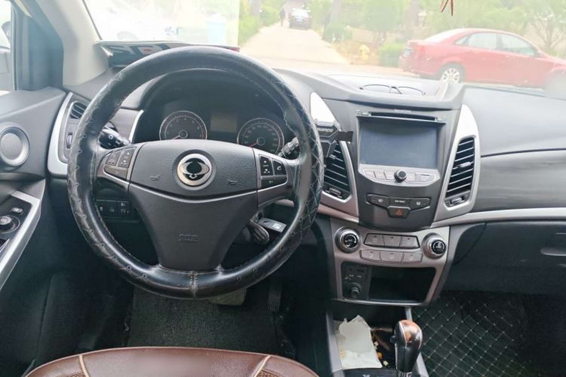Used SsangYong Korando 2015 2.0L Two-Wheel Drive Automatic ZhiXiang Edition Steering Wheel