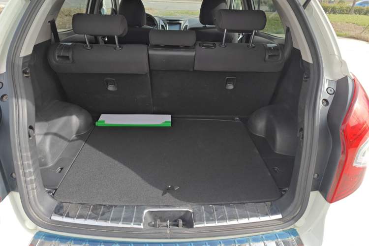 Used SsangYong Korando 2015 2.0L 4x4 Automatic Zhi Chun Edition Trunk