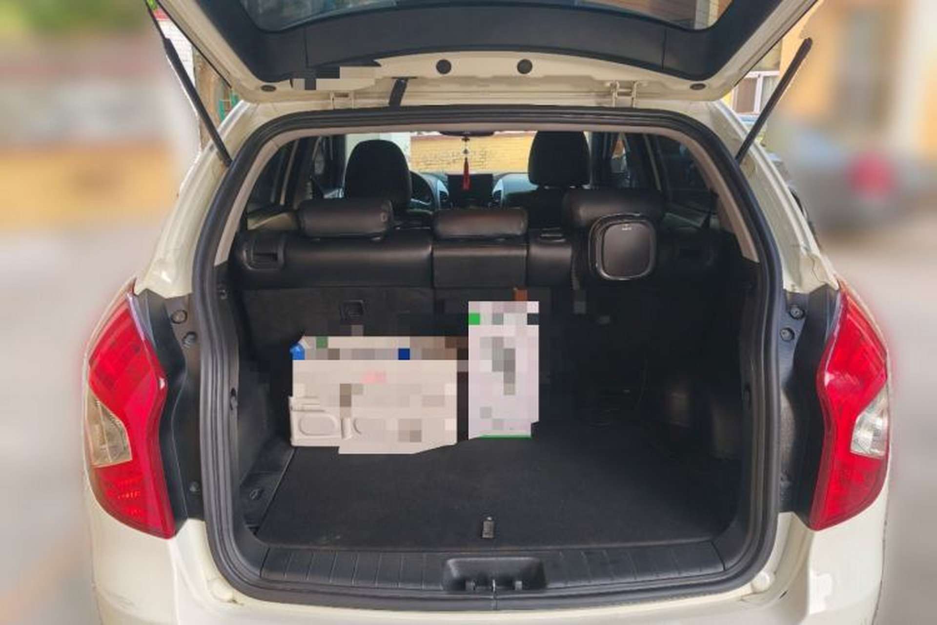Used SsangYong Korando 2015 2.0L Two-Wheel Drive Automatic ZhiChun Version Trunk