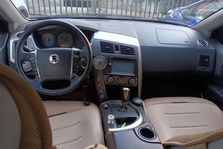 Used SsangYong Kyron 2007 M200 XDi MS Standard Model Center Console