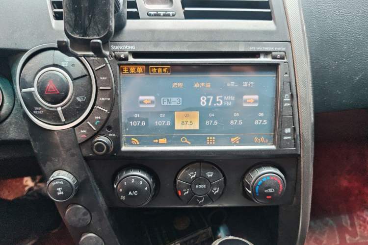 Used SsangYong Kyron 2010 2.0T Yixiang Expo Navigation Edition Diesel Version Audio And AC Panel