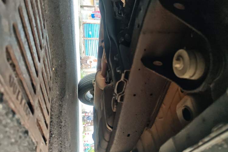 Used SsangYong Kyron 2010 2.0T Yixiang Expo Navigation Edition Diesel Version Chassis Front Left