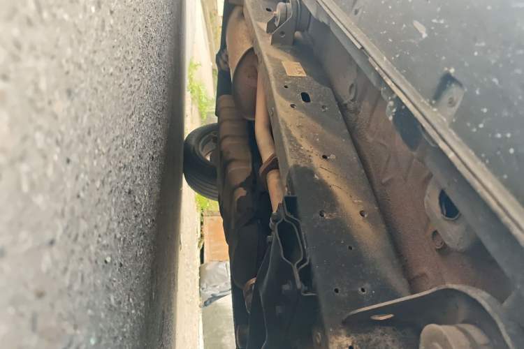 Used SsangYong Kyron 2010 2.0T Yixiang Expo Navigation Edition Diesel Version Chassis Front Right