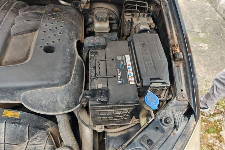 Used SsangYong Kyron 2010 2.0T Yixiang Expo Navigation Edition Diesel Version Engine Bay Left