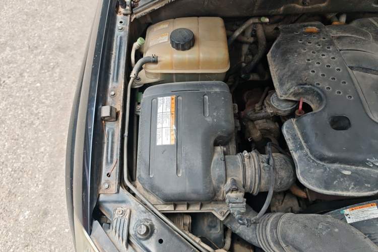Used SsangYong Kyron 2010 2.0T Yixiang Expo Navigation Edition Diesel Version Engine Bay Right