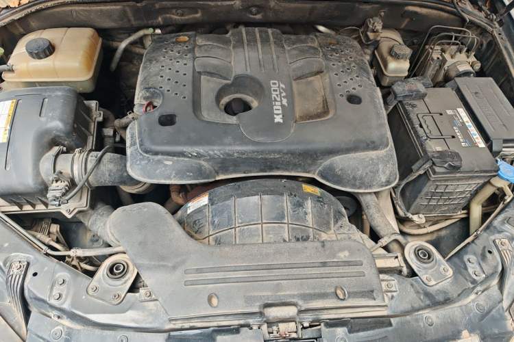 Used SsangYong Kyron 2010 2.0T Yixiang Expo Navigation Edition Diesel Version Engine Bay