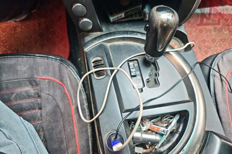 Used SsangYong Kyron 2010 2.0T Yixiang Expo Navigation Edition Diesel Version Gear Lever