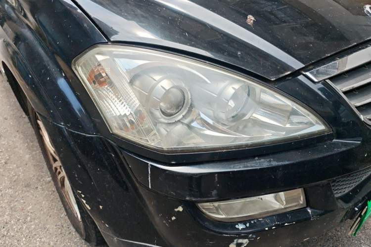 Used SsangYong Kyron 2010 2.0T Yixiang Expo Navigation Edition Diesel Version Right Front Headlight