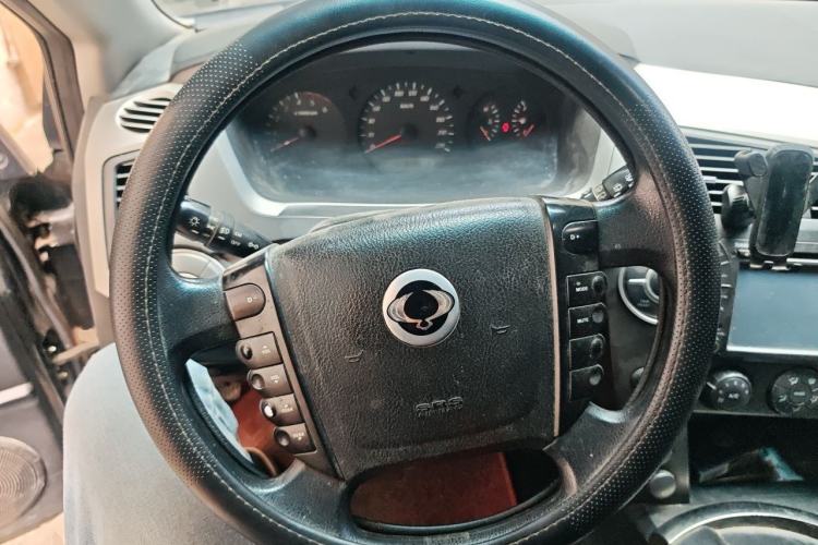 Used SsangYong Kyron 2010 2.0T Yixiang Expo Navigation Edition Diesel Version Steering Wheel