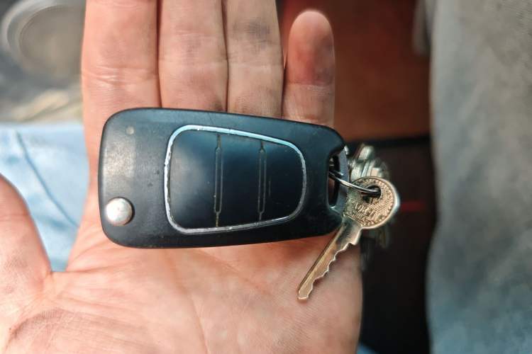 Used SsangYong Kyron 2010 2.0T Yixiang Expo Navigation Edition Diesel Version Vehicle Key