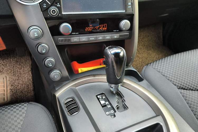 Used SsangYong Kyron 2011 2.0T Four-Wheel Drive Elite Navigation Edition Gear Lever