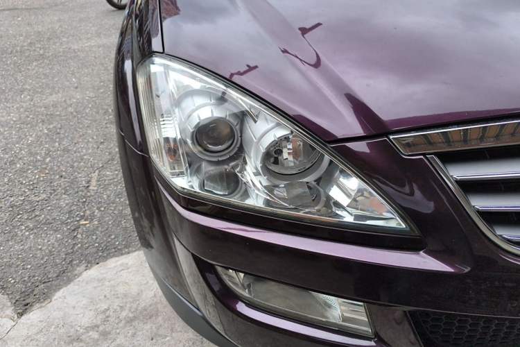 Used SsangYong Kyron 2011 2.0T Four-Wheel Drive Elite Navigation Edition Right Front Headlight