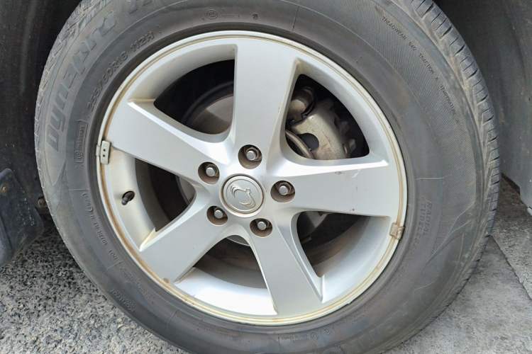 Used SsangYong Kyron 2011 2.0T Four-Wheel Drive Elite Navigation Edition Right Front Wheel Hub