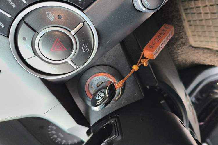 Used SsangYong Kyron 2011 2.0T Four-Wheel Drive Elite Navigation Edition Vehicle Key