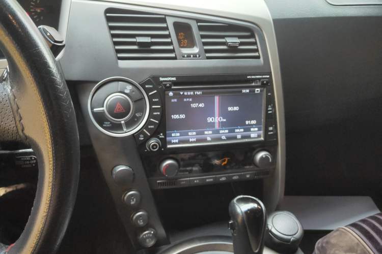 Used SsangYong Kyron 2011 2.0T Two-Wheel Drive Luxury Navigation Edition Audio And AC Panel