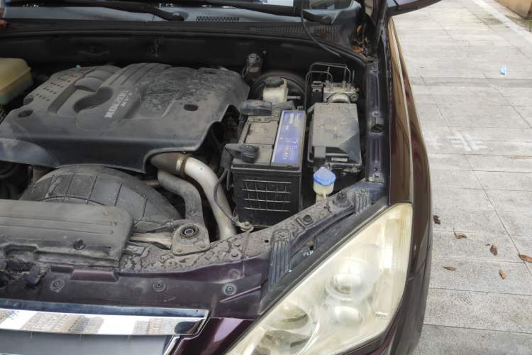 Used SsangYong Kyron 2011 2.0T Two-Wheel Drive Luxury Navigation Edition Engine Bay Left