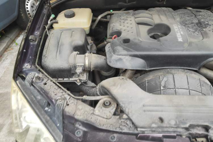 Used SsangYong Kyron 2011 2.0T Two-Wheel Drive Luxury Navigation Edition Engine Bay Right
