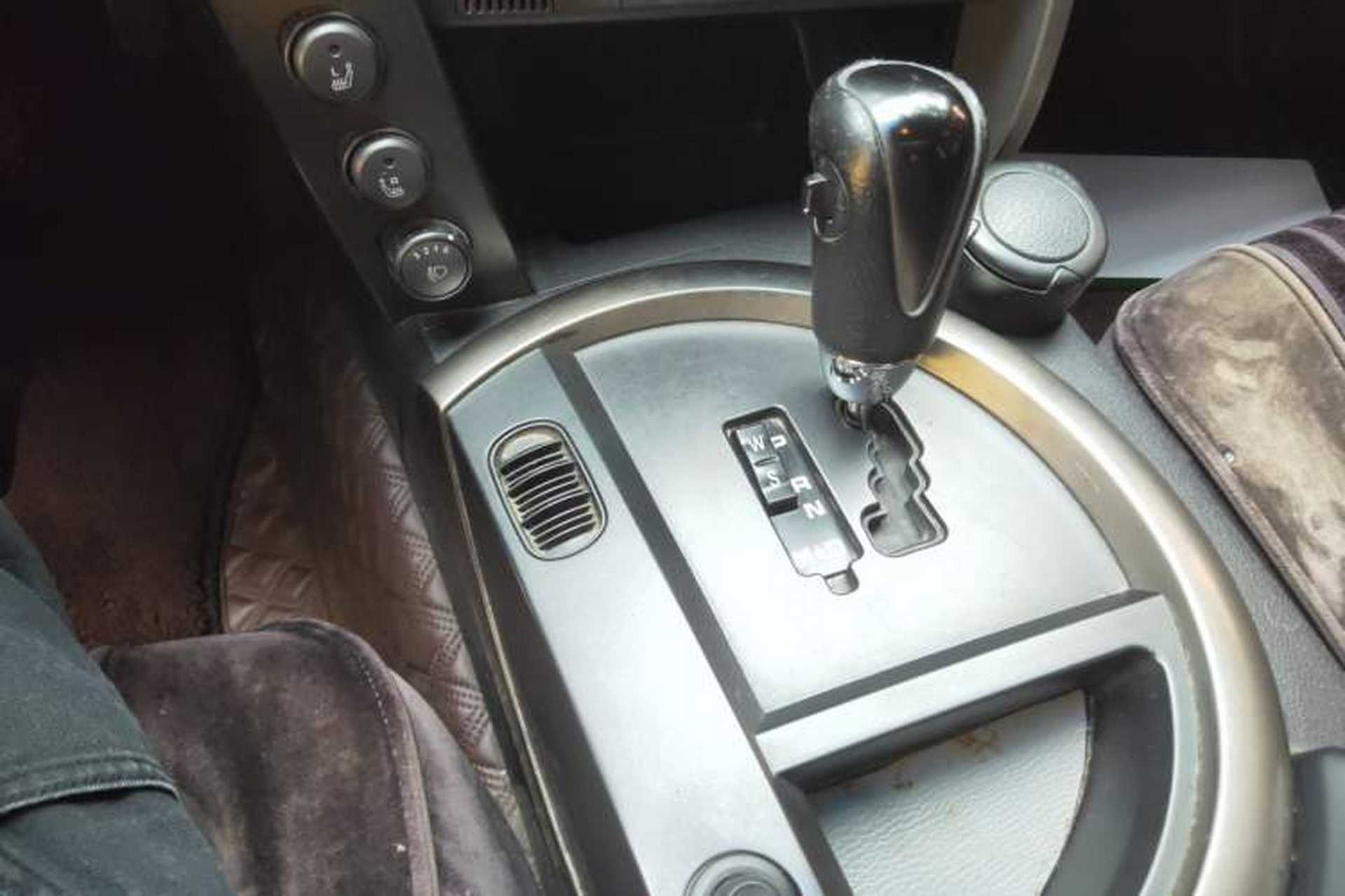 Used SsangYong Kyron 2011 2.0T Two-Wheel Drive Luxury Navigation Edition Gear Lever