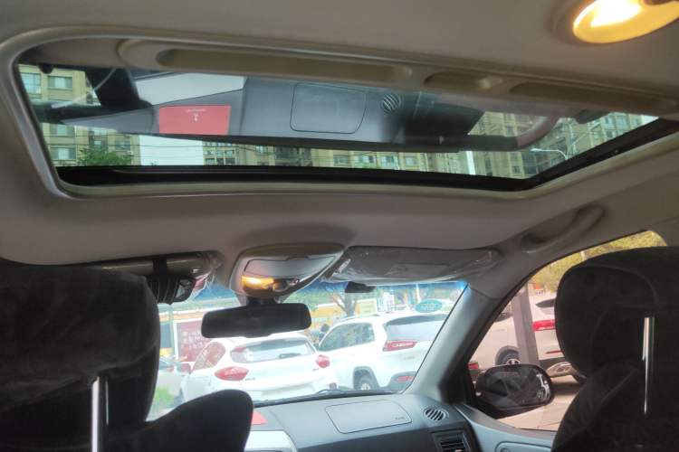 Used SsangYong Kyron 2011 2.0T Two-Wheel Drive Luxury Navigation Edition Headliner