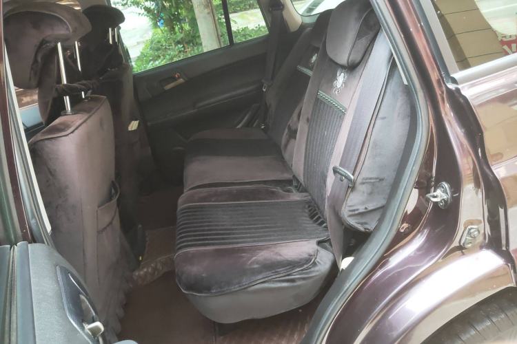 Used SsangYong Kyron 2011 2.0T Two-Wheel Drive Luxury Navigation Edition Left Rear Seat