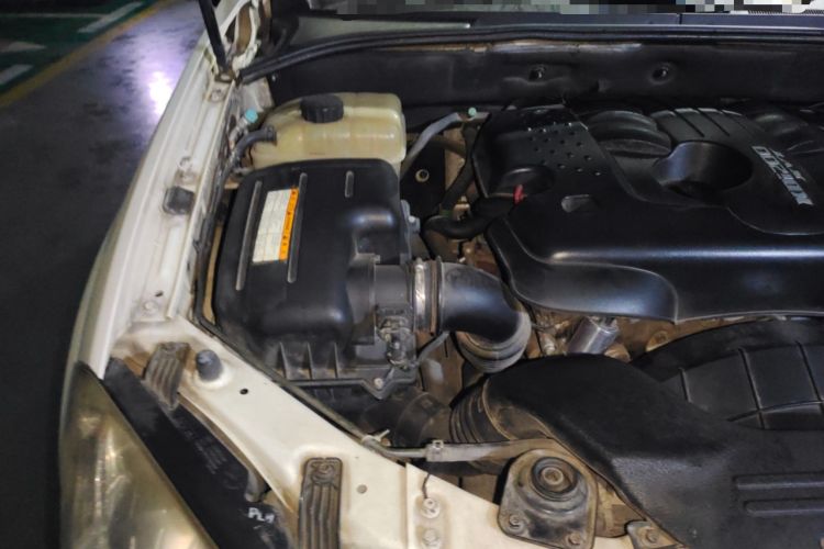 Used SsangYong Kyron 2011 2.0T Four-Wheel Drive Elite Navigation Edition Engine Bay Right