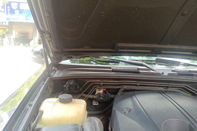 Used SsangYong Rexton 2010 270XDi Deluxe Flagship Edition Engine Bay Right