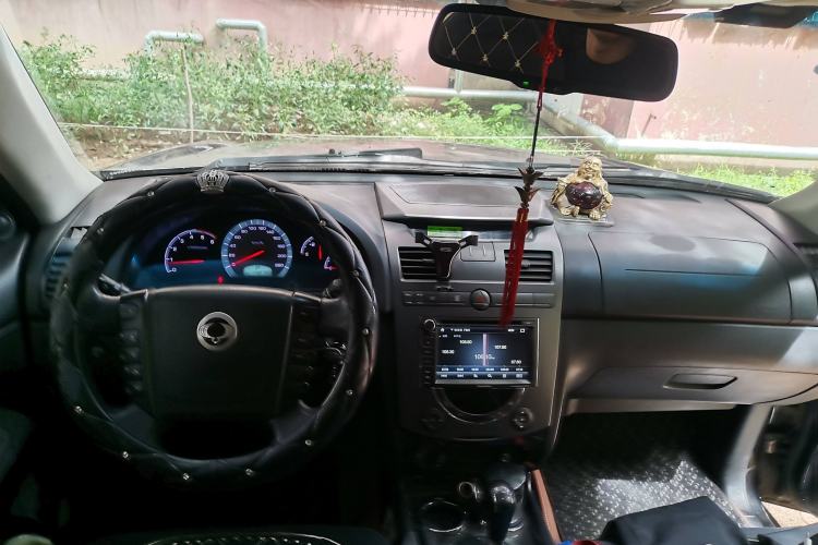 Used SsangYong Rexton 2011 2.0T Four-Wheel Drive Luxury Navigation Edition Center Console