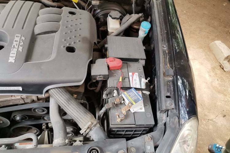 Used SsangYong Rexton 2011 2.0T Four-Wheel Drive Luxury Navigation Edition Engine Bay Left