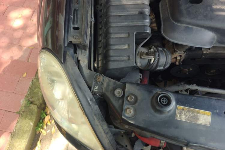 Used SsangYong Rexton 2011 2.0T Four-Wheel Drive Luxury Navigation Edition Engine Bay Right